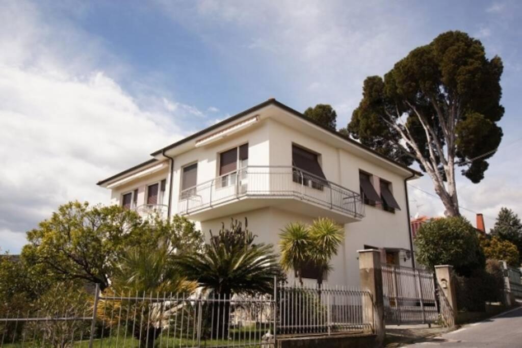 Casa Belvedere Диано-Кастелло Экстерьер фото